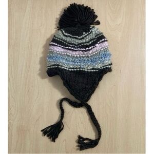 DPC🏔️ Striped Pom Pom Hat